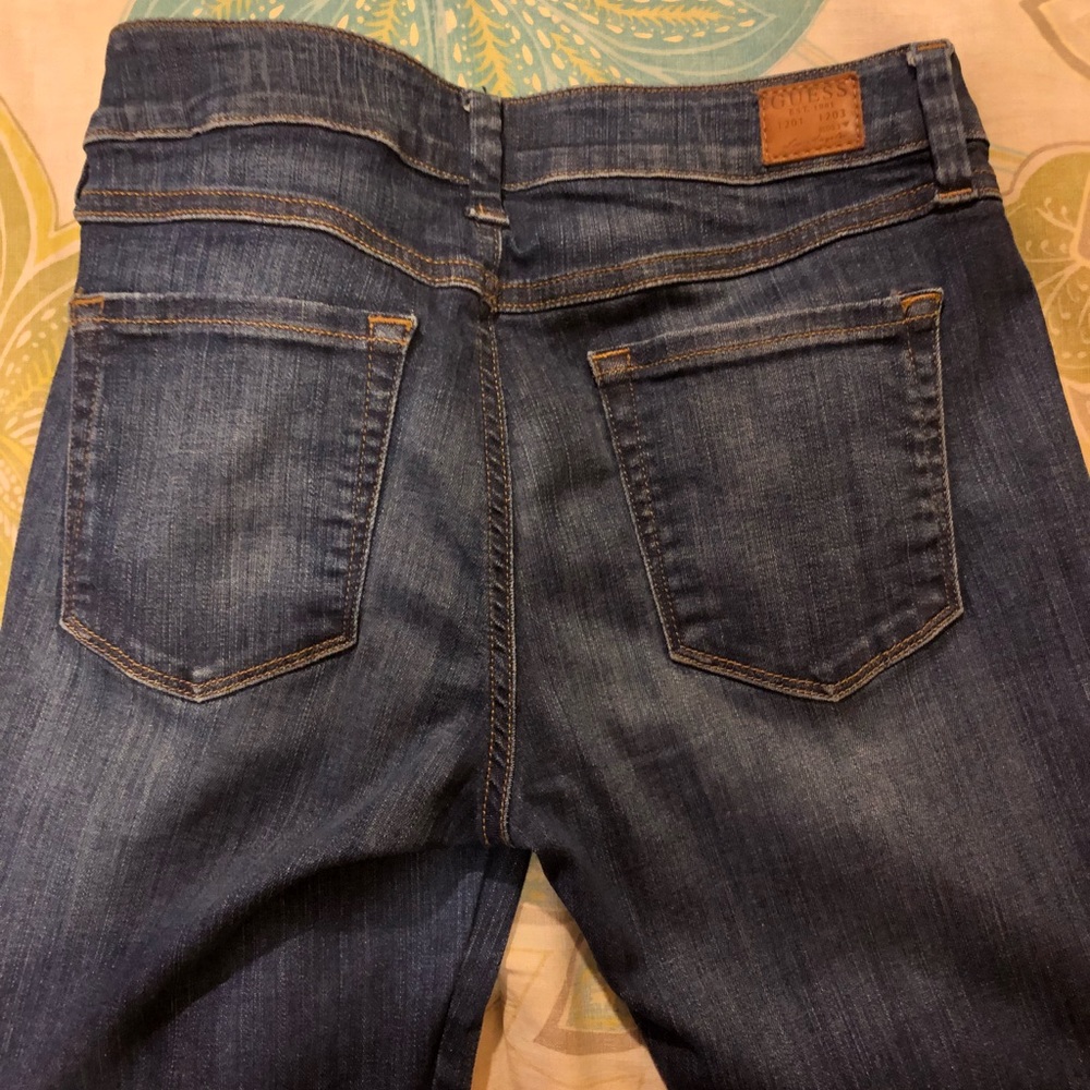 😍 Guess dark wash mid rise skinny jeans size 27